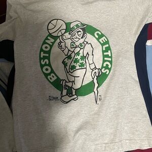 Vintage 1992 Boston Celtics Salem sportswear tshirt 
Size L  used condition